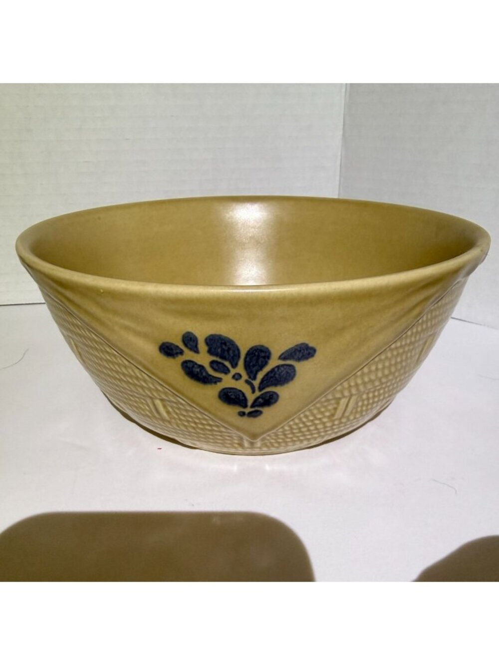 Vintage Pfaltzgraff Folk Art Large Round Serving Bowl Basket weave- 7.5in